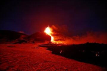 Otra increíble imagen del Etna en fuego