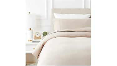 Este juego de sábanas de franela, suave y cálido, acumula más de 4.500 valoraciones