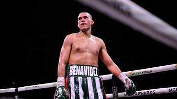 The Mexican-American boxer David Benavidez defended Óscar de la Hoya and asked Canelo for respect for the Golden Boy promoter.