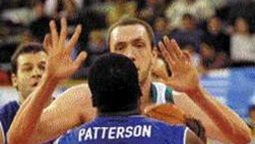 <b>WEIS NO ASUSTÓ.</b> Patterson hizo mucho daño con sus triples.