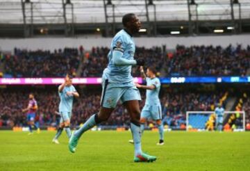 Yaya Touré celebra el tercer tanto de Manchester City sobre Crystal Palace.