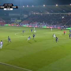 Puede llegar al Bernabéu: la asistencia perfecta de 50 metros de Militao