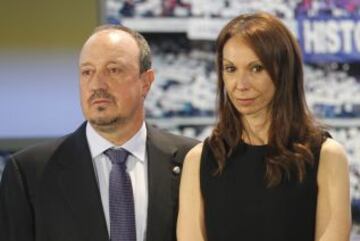 Rafa Benítez estuvo acompañado con su mujer Montse Seara durante su presentación como nuevo entrenador del Real Madrid