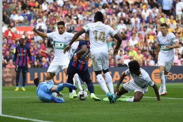 Jugada de Memphis Depay que acabó con el 3-0 de Lewandowski.