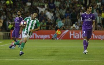 Cejudo celebra el 1-4.