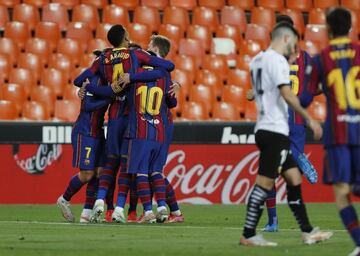 1-3. Leo Messi celebra el tercer gol.