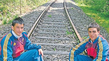 <b>LEONES Y PELEONES. </b>Isma y Ander Vitoria, los dos del Athletic, quieren coger el tren al Mundial.