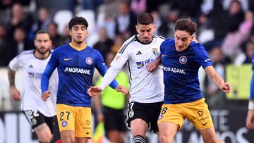 Partido entre el Burgos CF y el FC Andorra celebrado en el estadio ‘El Plantío’.
Dani Ojeda del Burgos y Petxarroman del Andorra
Ricardo Ordóñez
25-11-2023