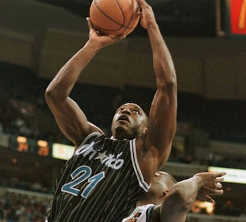 Una fuerza de la naturaleza a la que siempre asociaremos con los Sonics, Shawn Kemp jugó también en Cleveland, en Portland y, antes de retirarse, en Orlando Magic.