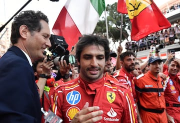 Executive director of Stellantis John Elkann with third place Ferrari's Carlos Sainz Jr. after the Monaco Grand Prix 
