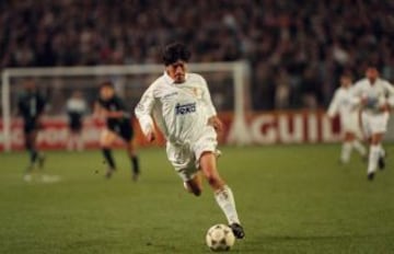 Zamorano jugó 47 partidos en la temporada 1992-93 en España con la camiseta del Real Madrid, y anotó 39 goles. Su promedio de goles por partido fue de 0.83.