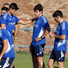 Azón continúa al margen, pero su rodilla evoluciona favorablemente