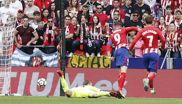 Fernando Torres marca el 2-1.