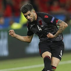 Le10Sport: el Barça, interesado en el lateral albanés Hysaj