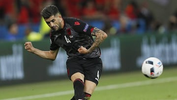 Elseid HysaJ, en el partido ante Ruman&iacute;a.