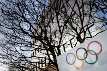 Olympic Rings are seen in front of the International Olympic Committee (IOC) headquarters on December 5, 2017 in Pully near Lausanne.