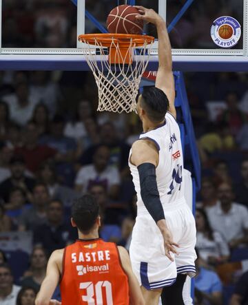 Gustavo Ayón.