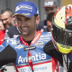 Barberá: “Mi moto no va sola detrás de Márquez”
