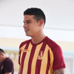 James Rodríguez luce la camiseta de Deportes Tolima