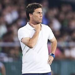 El Betis confirma la resiliencia de Rubi, el técnico de las siete vidas