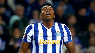 Samu se lamenta de una ocasión fallada con el Oporto.