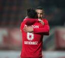 Felipe Gutiérrez brilla con pase gol en goleada del Twente