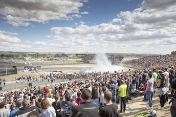 Gran ambiente en el Circuito del Jarama para despedir a Ángel Nieto.