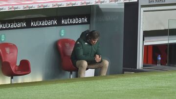 Pellegrini, decepcionado en el banquillo.