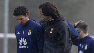 Toche en el entrenamiento del Oviedo. 