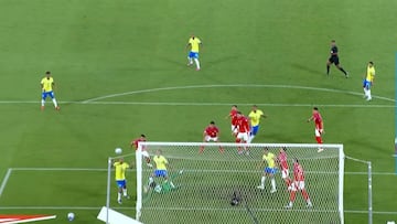 Vigouroux hace esto en el primer minuto ante Brasil y Claudio Bravo reacciona así
