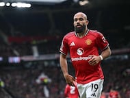 Manchester United's Cameroonian midfielder #19 Bryan Mbeumo prepares to take a corner during the English Premier League football match between Manchester United and Fulham at Old Trafford in Manchester, north west England, on February 1, 2026. (Photo by Paul ELLIS / AFP) / RESTRICTED TO EDITORIAL USE. No use with unauthorized audio, video, data, fixture lists, club/league logos or 'live' services. Online in-match use limited to 120 images. An additional 40 images may be used in extra time. No video emulation. Social media in-match use limited to 120 images. An additional 40 images may be used in extra time. No use in betting publications, games or single club/league/player publications. /