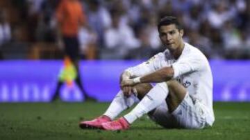 Cristiano se lamenta de una jugada en el partido ante el Málaga