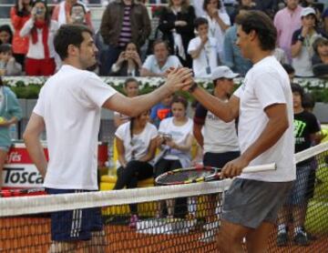 Iker Casillas y Rafa Nadal durante los partidos benéficos del Charity Day, un acto a beneficio de las fundaciones del tenista Rafa Nadal  y el portero del Real Madrid Iker Casillas, que destinarán el dinero a niños desfavorecidos.