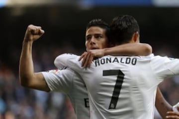 James Rodríguez celebra con Cristiano Ronaldo el 1-0.