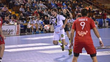 El Ademar gana con comodidad al Alcobendas y es segundo