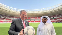 Marcelo Ebrard visita estadio mundialista de Qatar 2022