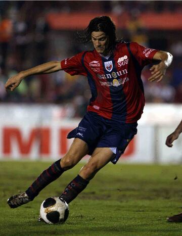 Después de San Lorenzo, jugó en México, en el Atlante, la temporada 2009-2010.