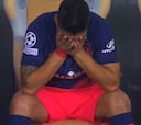 Luis Suárez se va lesionado