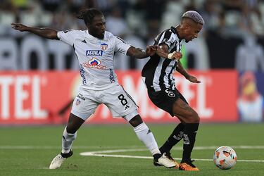 El actual #8 de Junior de Barranquilla. También ha tenido pasos por Deportes Tolima y Atlético Nacional. En total, ha ganado tres títulos en el FPC, uno con cada club en el que estuvo.