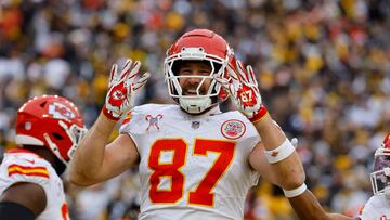 PITTSBURGH, PENNSYLVANIA - DECEMBER 25: Travis Kelce #87 of the Kansas City Chiefs celebrates a touchdown during the fourth quarter against the Pittsburgh Steelers at Acrisure Stadium on December 25, 2024 in Pittsburgh, Pennsylvania. Justin K. Aller/Getty Images/AFP (Photo by Justin K. Aller / GETTY IMAGES NORTH AMERICA / Getty Images via AFP)