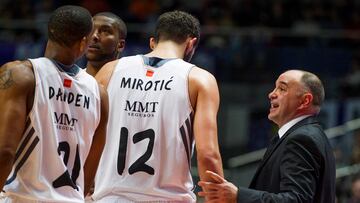 Pablo Laso y Nikola Mirotic.