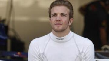 <b>NUEVA OPORTUNIDAD. </b>Clos volverá a probar un F-1 y ayer estuvo adaptando el monoplaza de HRT.