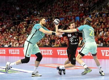 Borko Ristovski mantiene al Barça líder en la Champions