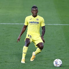 Nottingham Forest, una vía para la salida de Estupiñán