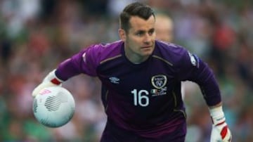 Uno de los arqueros más recordados de Irlanda. Debutó con él Celtic en 1993 y para 1994 emigró a Inglaterra, donde pasó el resto de su carrera en equipos como Blackburn, Manchester City y actualmente el Stoke City. Con su selección disputó la Copa del Mundo de Corea-Japón 2002 y las Eurocopas de Polonia-Ucrania 2012 y Francia 2016.