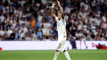 El banquillo del Real Madrid, en fuera de juego