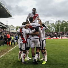 El Rayo frena al Valencia y Vallecas se aferra al milagro