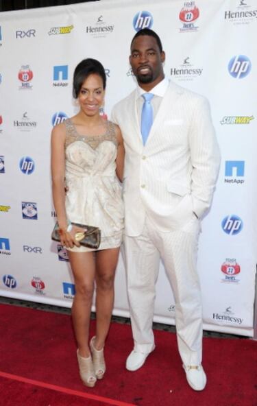 SuperBowl XLVI: WAGs