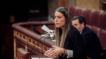 La portavoz de Junts en el Congreso, Miriam Nogueras, interviene durante una sesión plenaria extraordinaria, en el Congreso de los Diputados, a 22 de enero de 2025, en Madrid (España). El Congreso celebra el primer pleno del año, de manera extraordinaria, para aprobar el suplicatorio que permitirá al Tribunal Supremo imputar al exministro Ábalos. Además el Congreso votará la convalidación de tres decretos: la nueva extensión del decreto anticrisis, que incluye descuentos en el transporte público o la prohibición de cortar los suministros básicos; la nueva reforma de las pensiones para incentivar la extensión de la vida laboral; y la prórroga durante un año del gravamen a los beneficios extraordinarios de las empresas energéticas.
22 ENERO 2025;ÁBALOS;PLENO;VOTACIÓN;CONGRESO;SUPREMO;IMPUTAR
Gabriel Luengas / Europa Press
22/01/2025