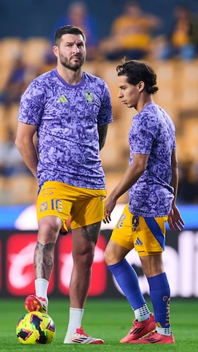 Andre-Pierre Gignac and Diego Lainez of Tigres during the 9th round match between Tigres UANL and FC Juarez as part of the Liga BBVA MX, Torneo Clausura 2025 at Universitario Stadium, on February 25, 2025 in Monterrey, Nuevo Leon, Mexico.